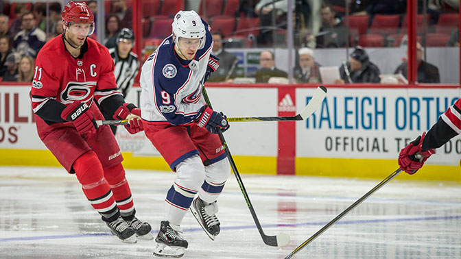 Двое россиян признаны звездами дня в НХЛ