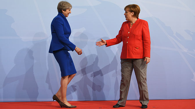 Меркель и Мэй договорились противоборствовать усилению русской агрессии
