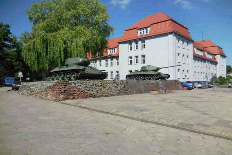 В Дравско-Поморске местным жителям удалось отстоять городскую достопримечательность – два танк Т-34