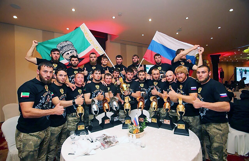 Даниил Мартынов и воспитанники РУС, победившие на чемпионате мира среди спецподразделений силовых структур.