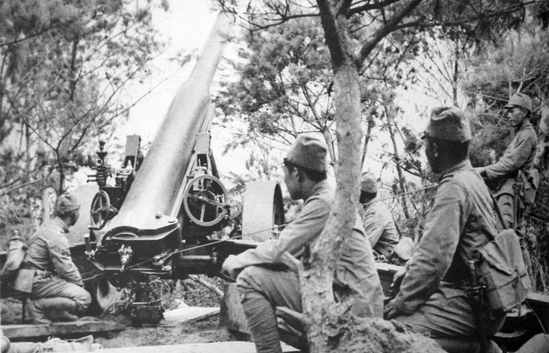 Японская артиллерия бьет по сопкам Безымянной и Заозерной.