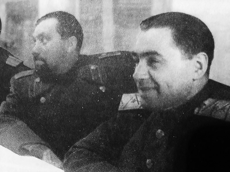 Павел Судоплатов (справа) и Наум Эйтингон.
