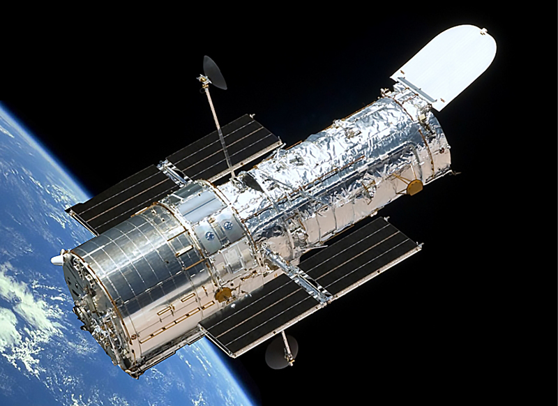 Спутник КН-11 аналогичен орбиальному тедескопу Hubble.