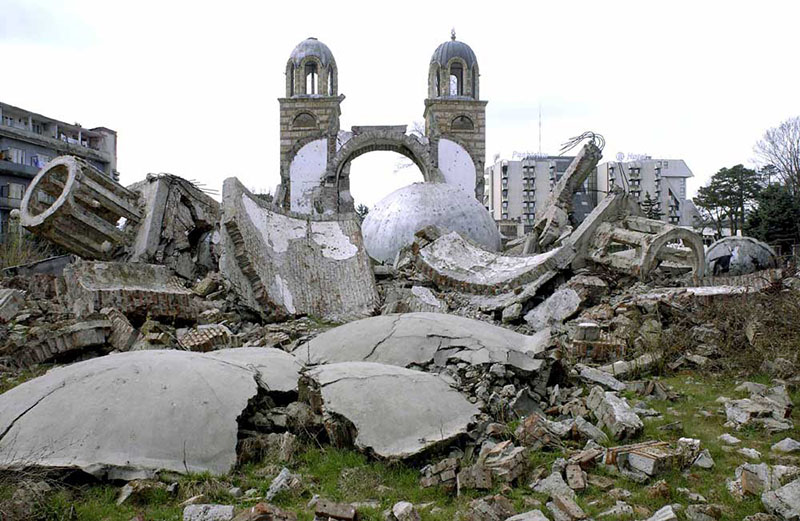 Разрушенные православные монастыри Косова.