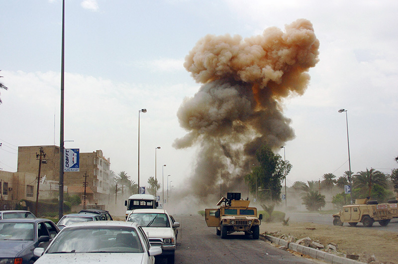 Взрыв машины со смертником в Багдаде.