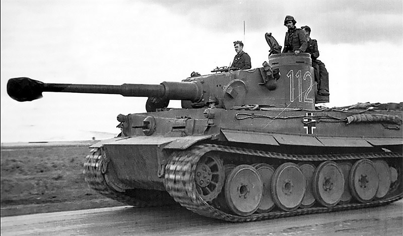 Техническую информацию о танке «Тигр» Черняк передал в Москву.