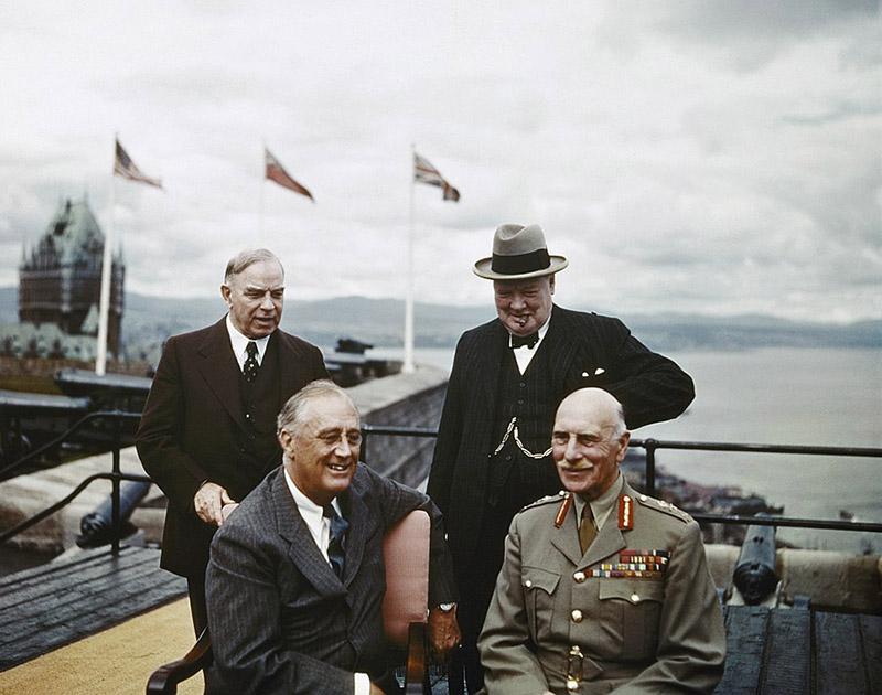 Рузвельт и Черчилль на конференциив Квебеке в 1943 году.