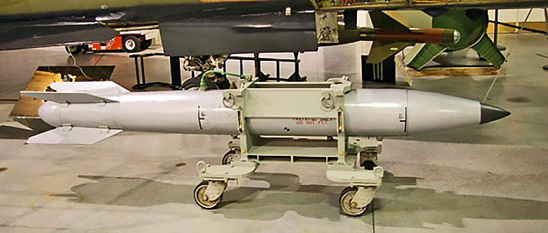 Предполагается, что НАТО в Европе держит более двухсот водородных бомб В61-12.