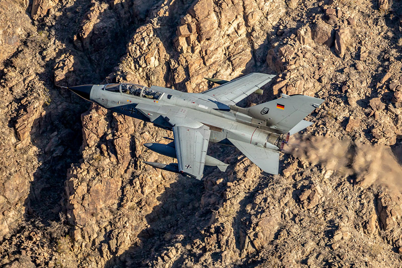 Правительство Германии изучает возможность задействования своих истребителей-бомбардировщиков Tornado в Сирии.