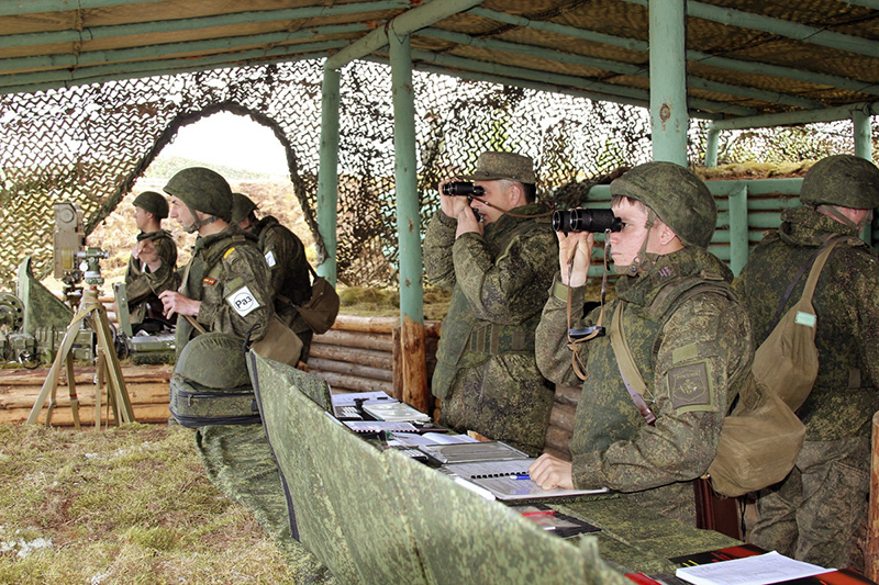 Учения - часть образовательного процесса для курсантов-артиллеристов.