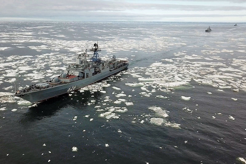 Проход отряда кораблей Северным морским путем.