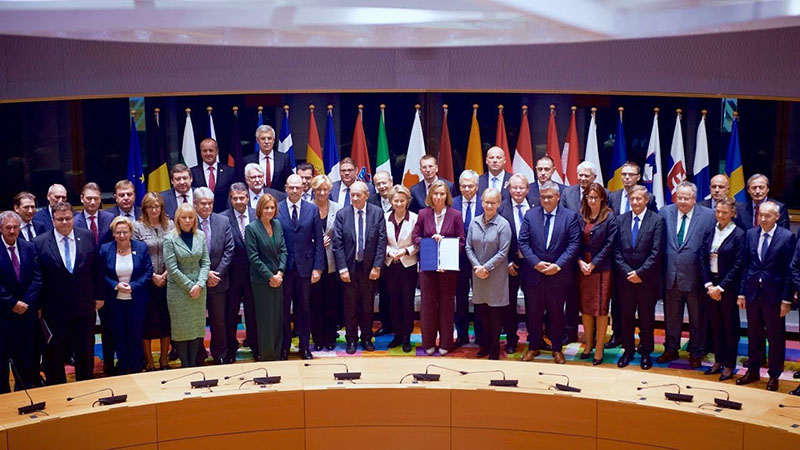 В ноябре прошлого года 23 страны Евросоюза подписали документ о вхождении в оборонный блок PESCO.