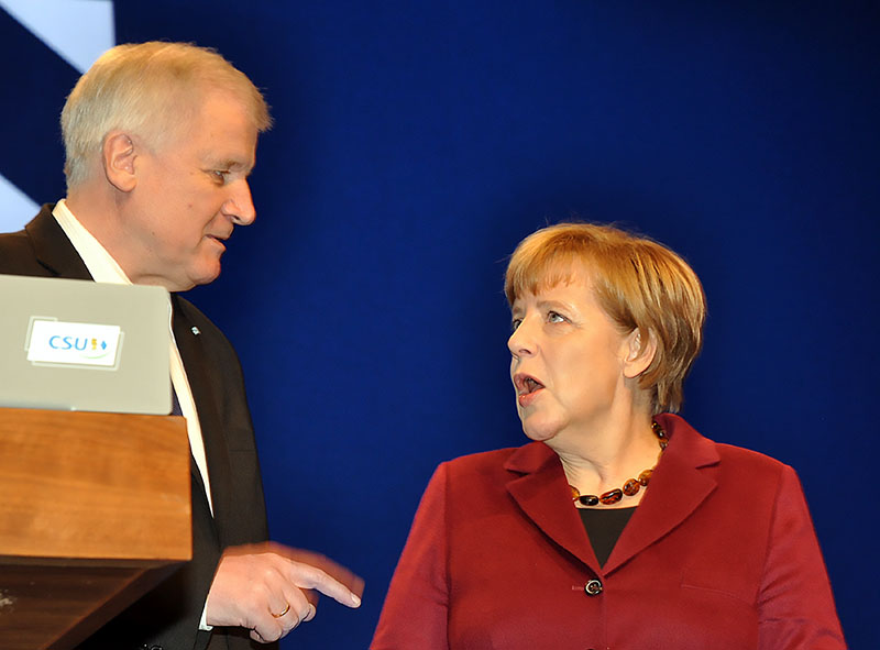 Председатель ХСС Хорст Зеехофер и канцлер Ангела Меркель.