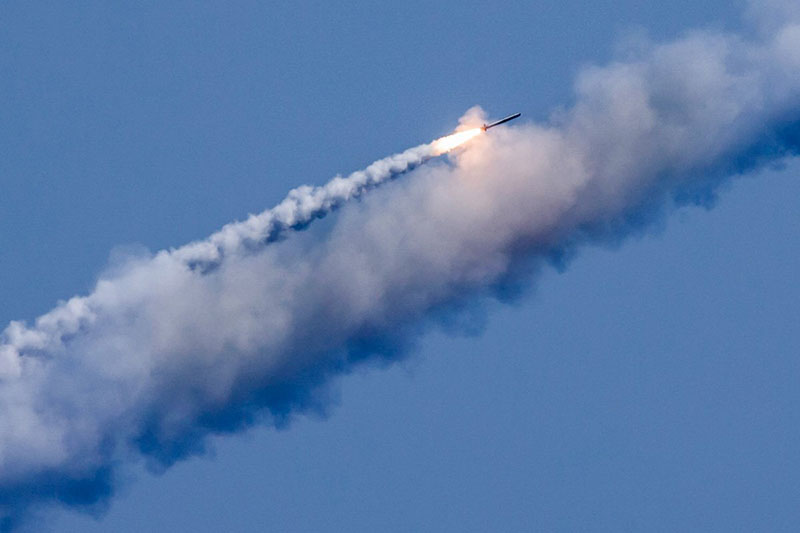 Удар ракетами «Калибр» морского базирования.