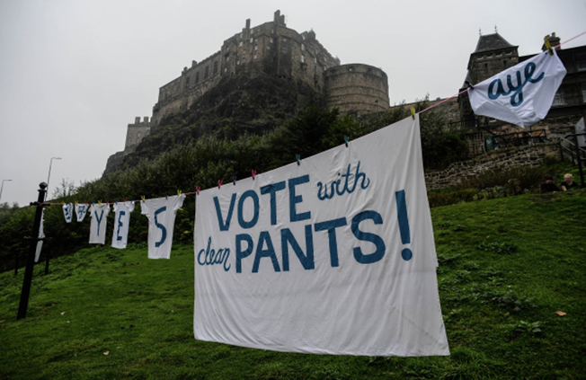 На просушке - наглядная агитация сторонников независимости Шотландии.