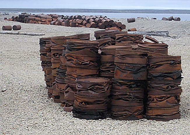 С арктических остров вывезено более 3.000 тонн лома.