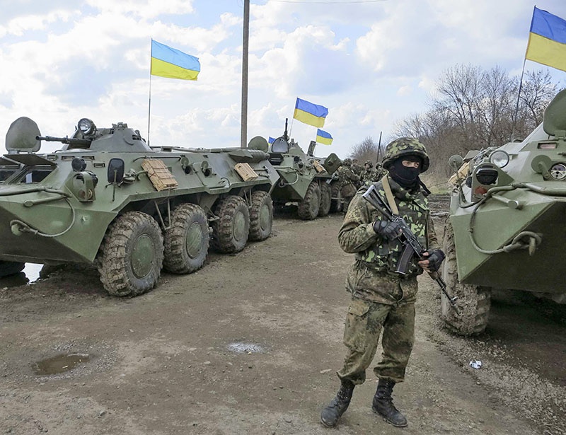 После введения военного положения к блокпостам у границ с ПМР подтянута украинская бронетехника.
