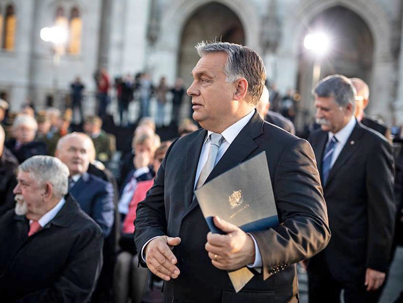 Виктор Орбан за формирование после выборов единой фракции евроскептиков.
