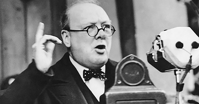 Уинстон Черчилль на сессии Совета Европы в Страсбурге предложил создать «европейскую армию, подвластную демократии Европы».