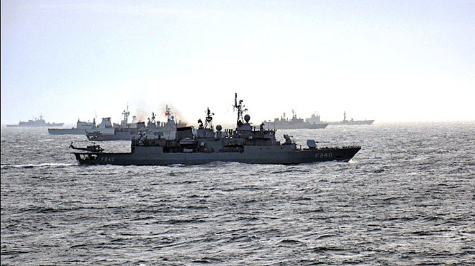 Генсек НАТО  Йенс Столтенберг пообещал  увеличить присутствие военных кораблей НАТО в Черном море.