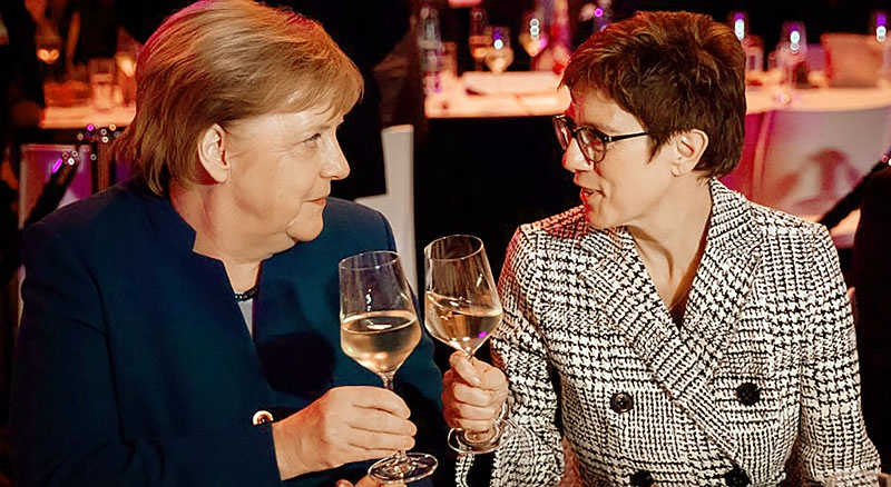 АКК будет однозначно на стороне госпожи Меркель.