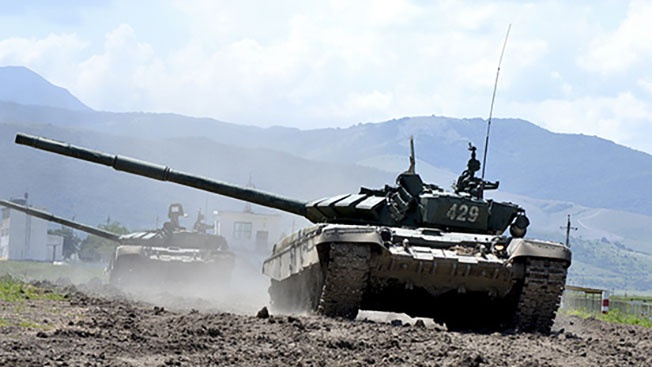 Тактические новинки: чем страшна для врагов «танковая карусель» за «сирийским валом»