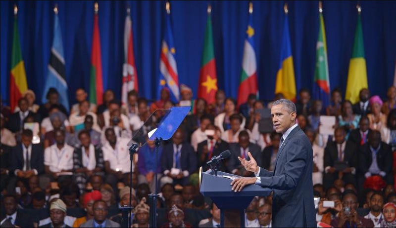 Президент Барак Обама выступает на саммите США - Африка.