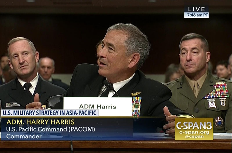 Адмирал Гарри Гаррис выступает в Сенате.