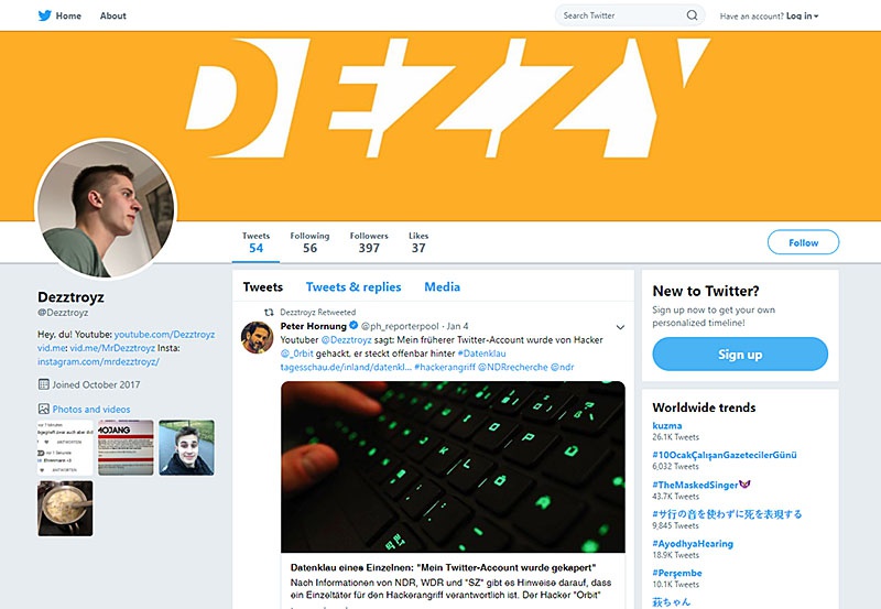 Взломанный Twitter аккаунт Янника Кромера, известного под псевдонимом Dezztroyz.