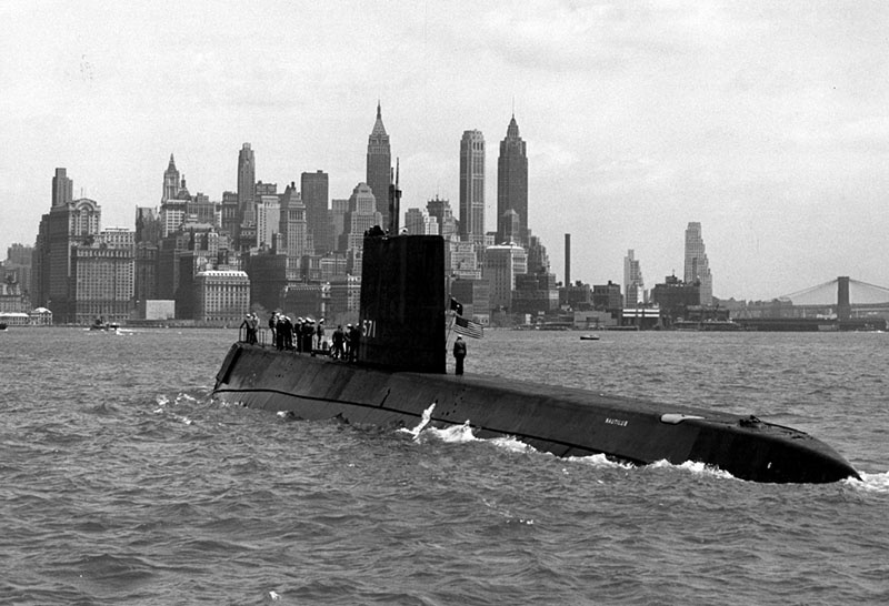 Первая в мире атомная подводная лодка USS Nautilus.