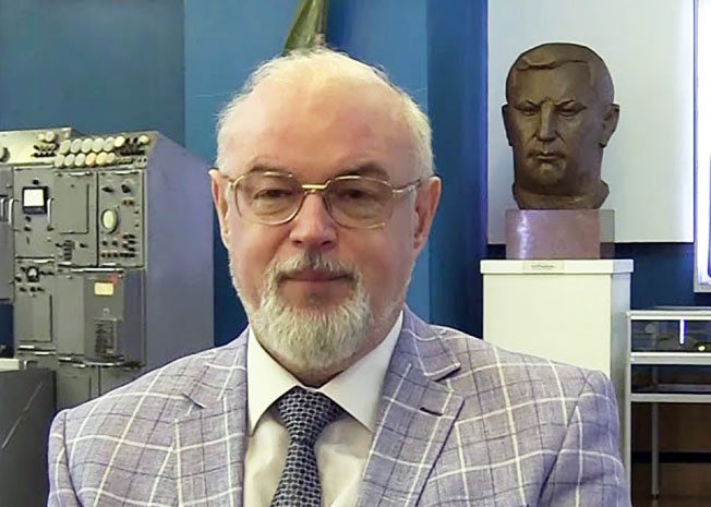 Военный эксперт Юрий Кнутов.