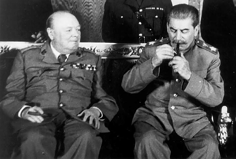 Уинстон Черчилль запросил помощи у Иосифа Сталина.