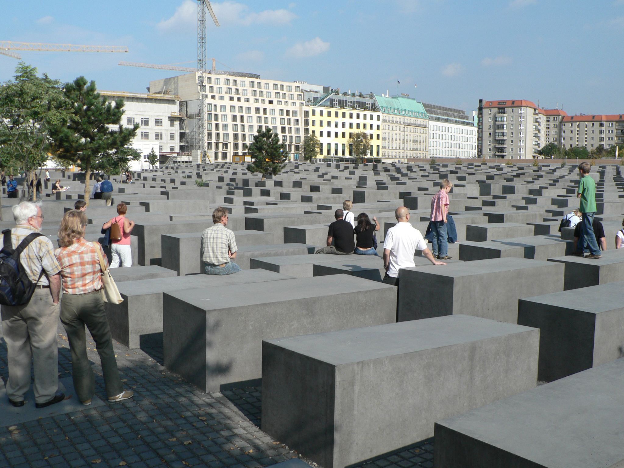 Мемориал жертвам холокоста в Берлине.