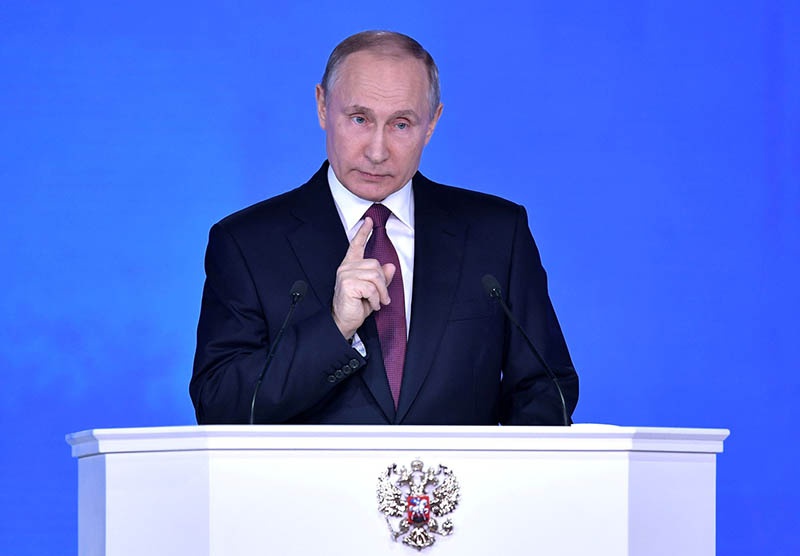 Президент России предлагает западным лидерам прекратить конфронтацию.