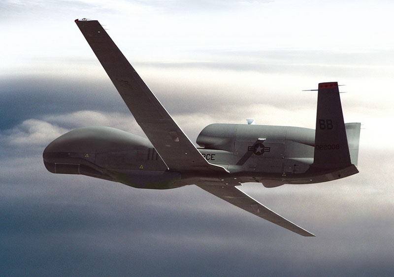 Американский разведывательный дрон-беспилотник типа Global Hawk.
