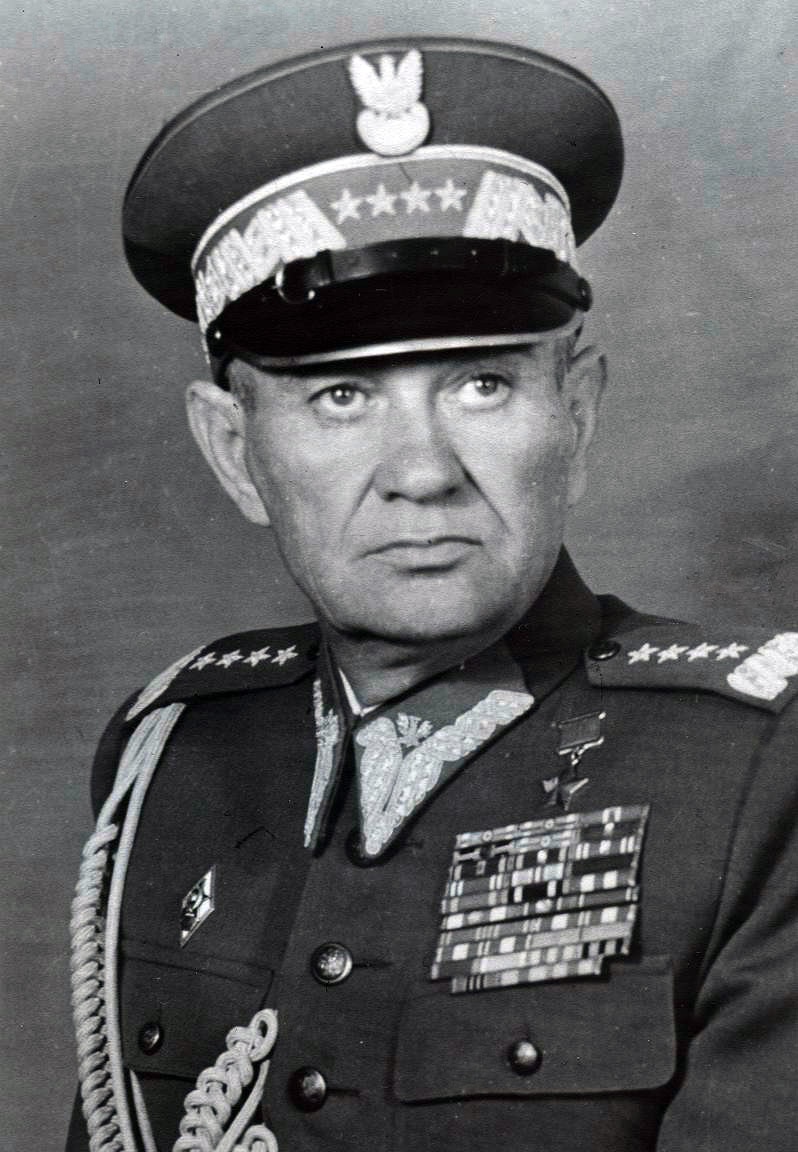 Сослуживец Рокоссовского генерал-полков­ник С.Г. Поплавский был назначен на пост заместителя министра национальной обороны.