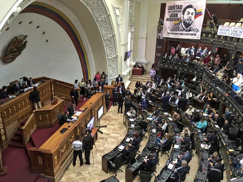 В Венесуэле оппозиция победила на выборах в Национальную ассамблею.