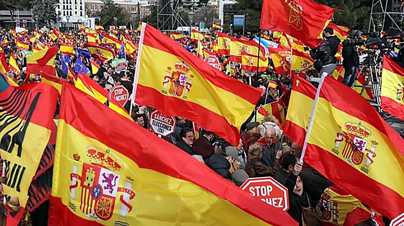 Сторонники единой Испании протестуют против переговоров с сепаратистами.