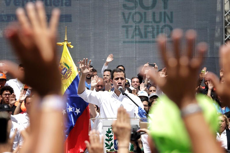 Гуайдо объявил, что гуманитарная помощь вместе с войсками США поступит в Венесуэлу 23 февраля.