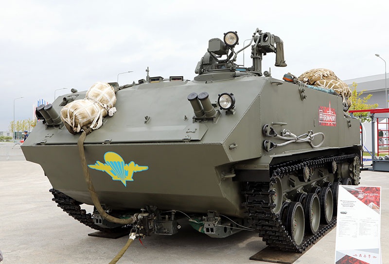 Машина управления артиллерийским огнем «Завет-Д» создана на базе нового авиадесантируемого БТР-МДМ «Ракушка».
