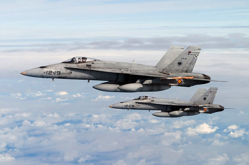 Испанские F-18 Hornet с базы в Эстонии устроили провокацию.