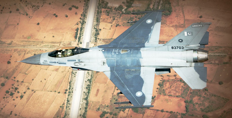 Индийские силы сбили пакистанский истребитель F-16.