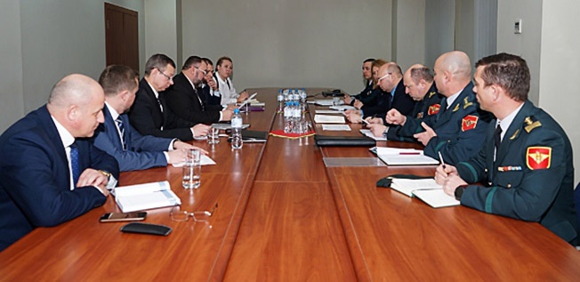 Кишинев посетила делегация министерства обороны Украины во главе с заместителем главы военного ведомства соседней страны Игорем Павловским.