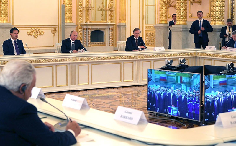 Президент РФ Владимир Путин и премьер-министр Италии Джузеппе Конте в режиме телемоста участвуют в открытии российско-итальянского предприятия «Русские электрические двигатели».