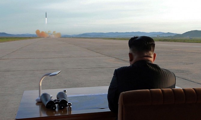 Ким Чен Ын предложил Трампу приостановить работу ключевого ядерного полигона в Енбене.