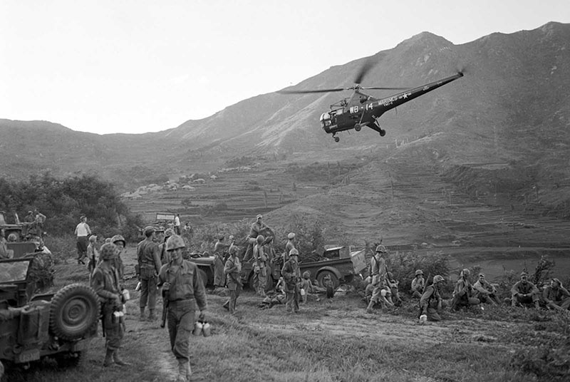 Американские войска высадились в Ичхоне, поддержав остатки южнокорейской армии.