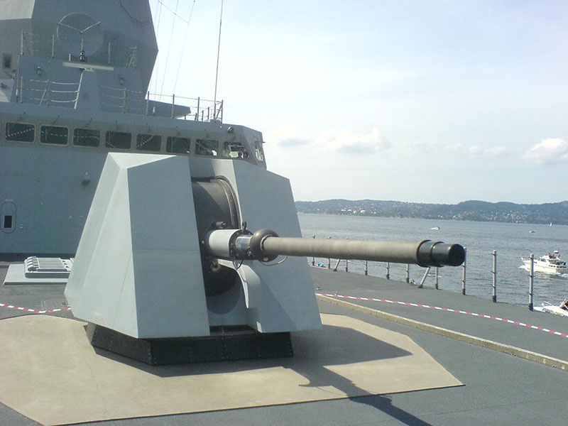 76,2-мм корабельная итальянская пушка 76 mm/62 Super Rapid.
