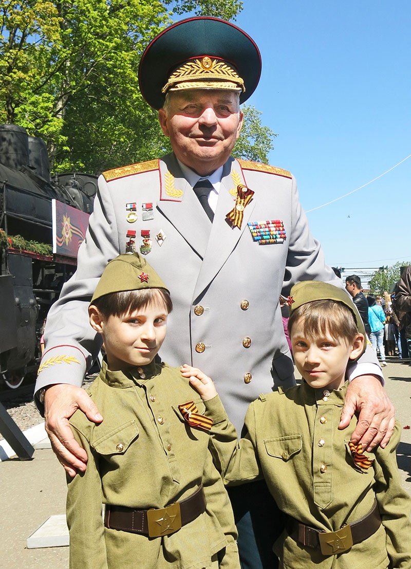 Генерал-полковник Николай Кошман - 9 мая.