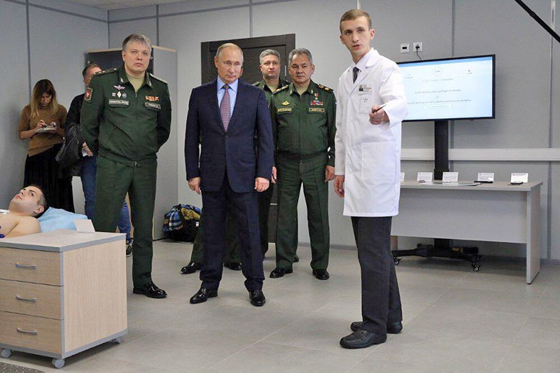 Во время визита президента Владимира Путина в академию.