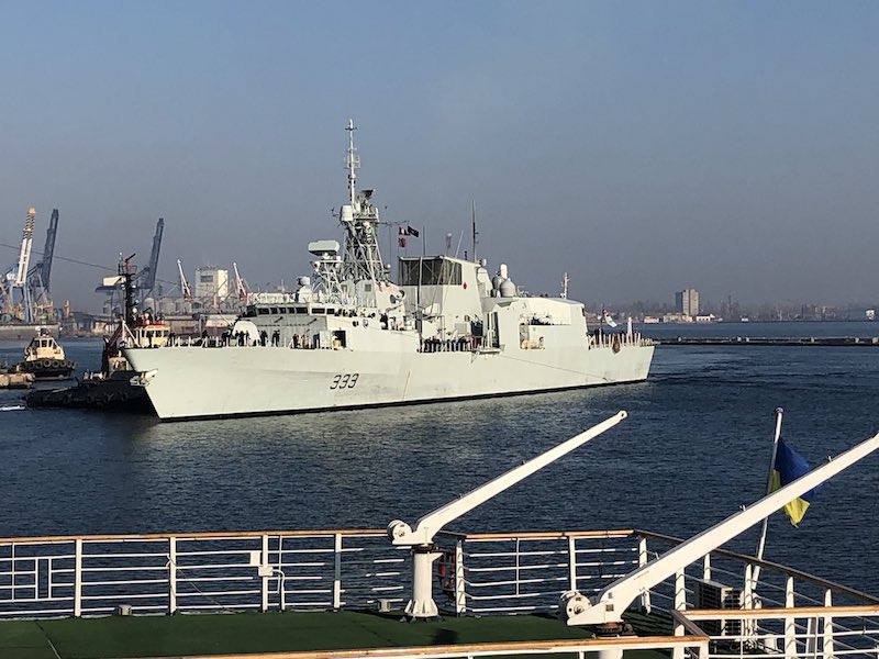 Канадский фрегат «Торонто» в порту Одессы.